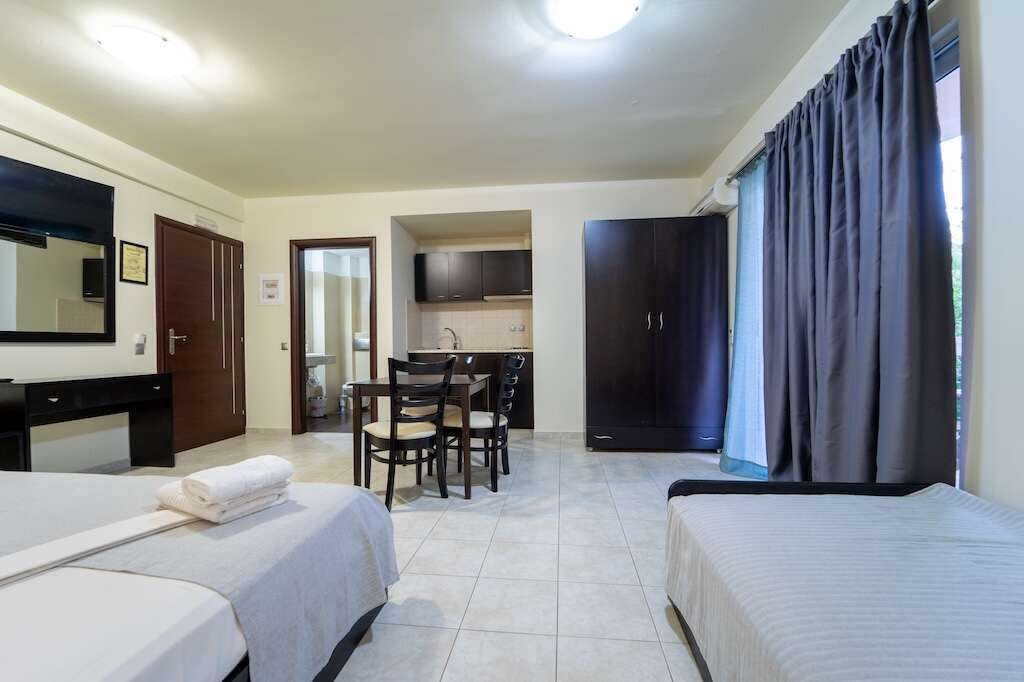 Hotel Golden Rose Suites photo 1