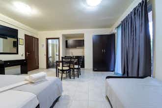 Hotel Golden Rose Suites photo 1