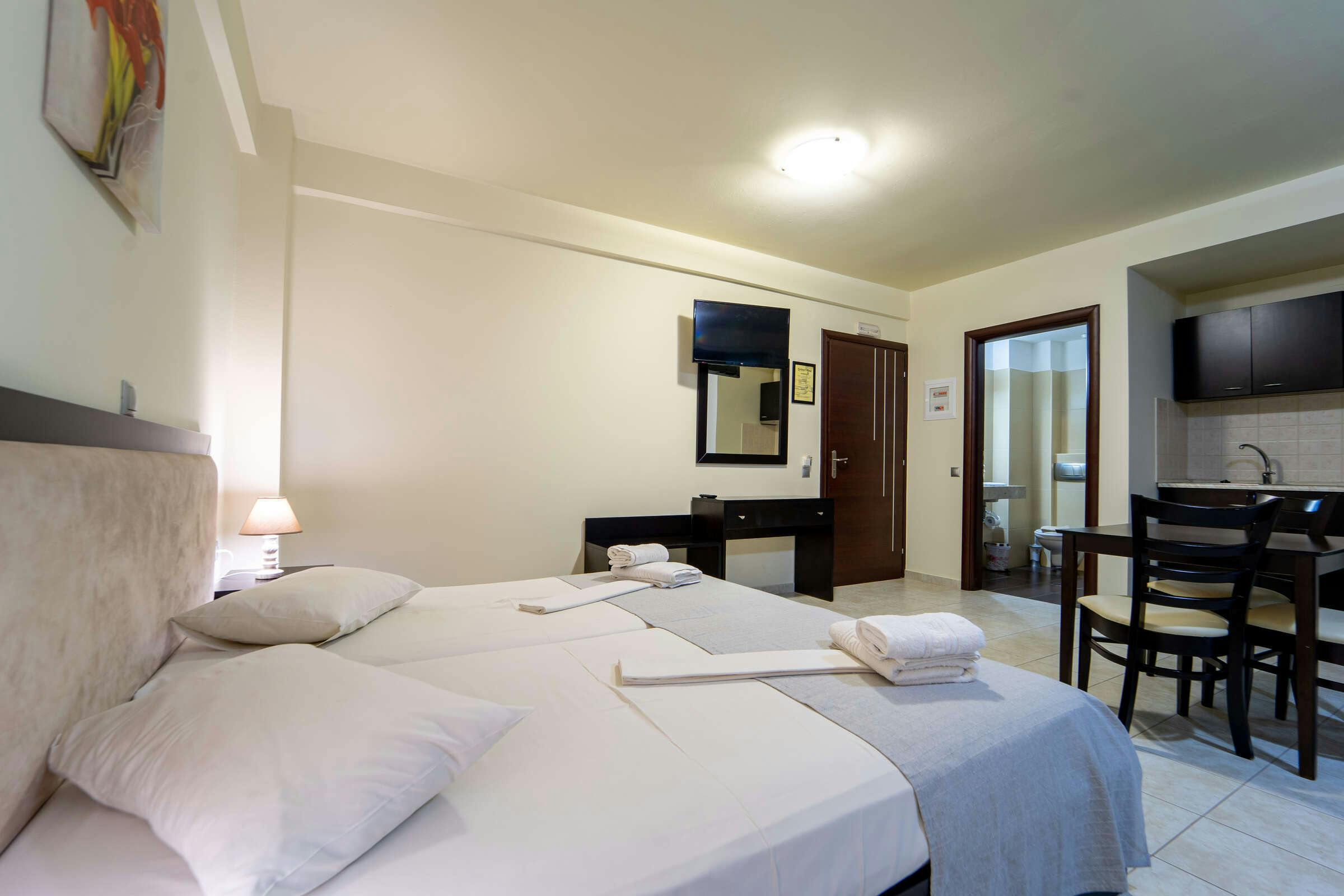 Hotel Golden Rose Suites photo 2