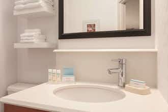 Hotel Hampton Inn Des Moines-Airport photo 1