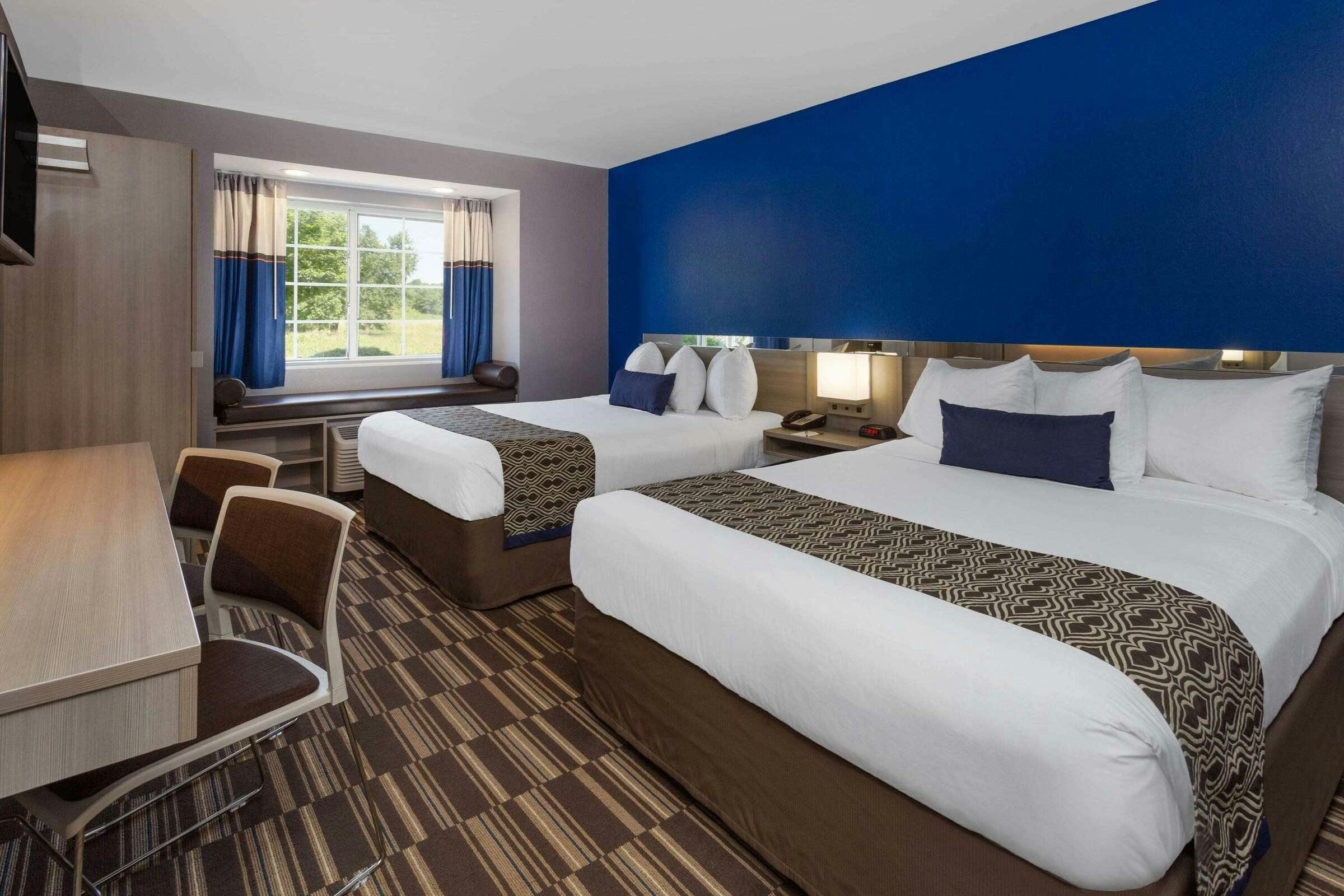 Hotel Microtel Inn & Suites by Wyndham Bethel/Danbury photo 1