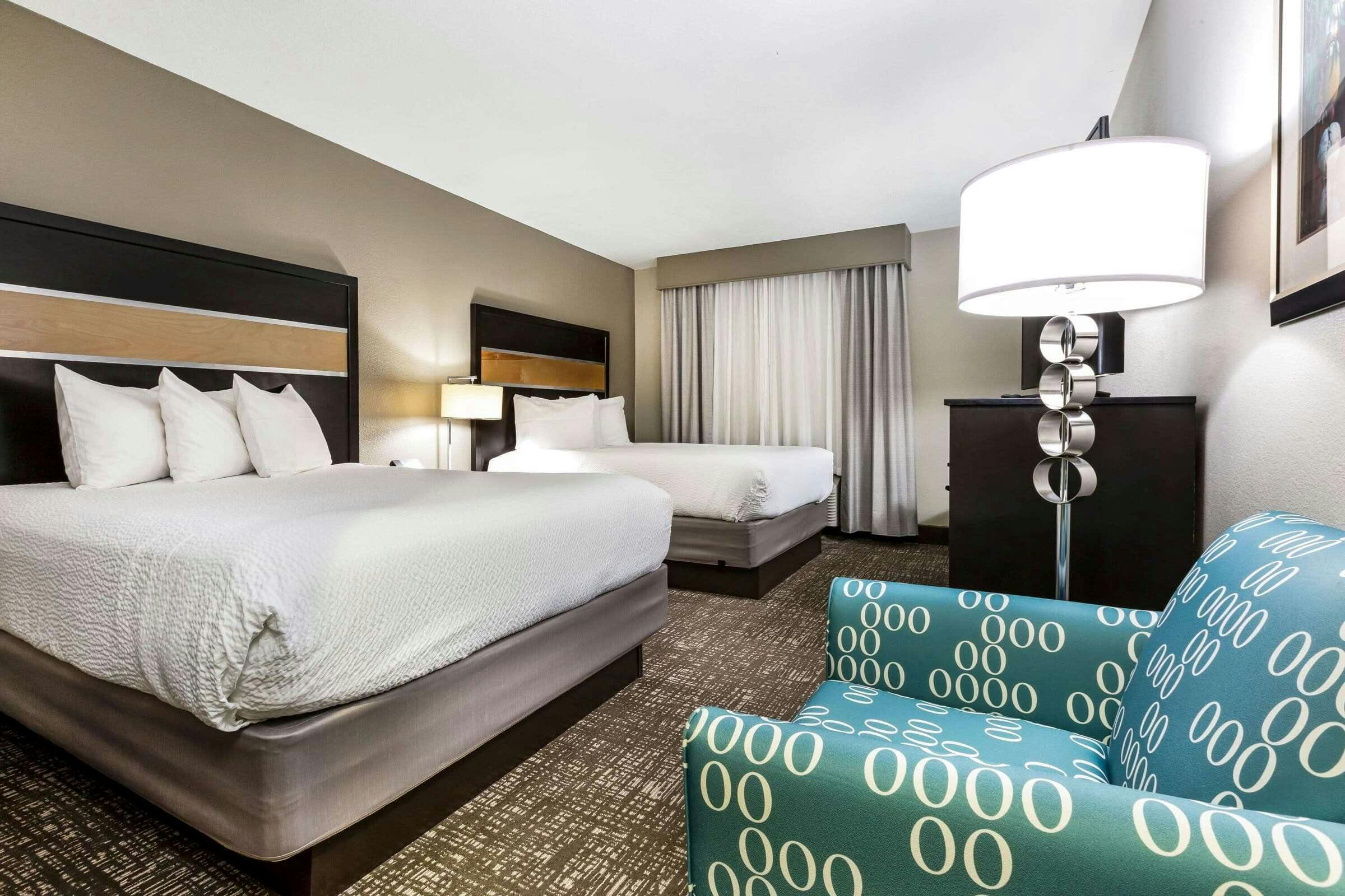 Hotel La Quinta Inn & Suites by Wyndham San Diego Mission Bay photo 2