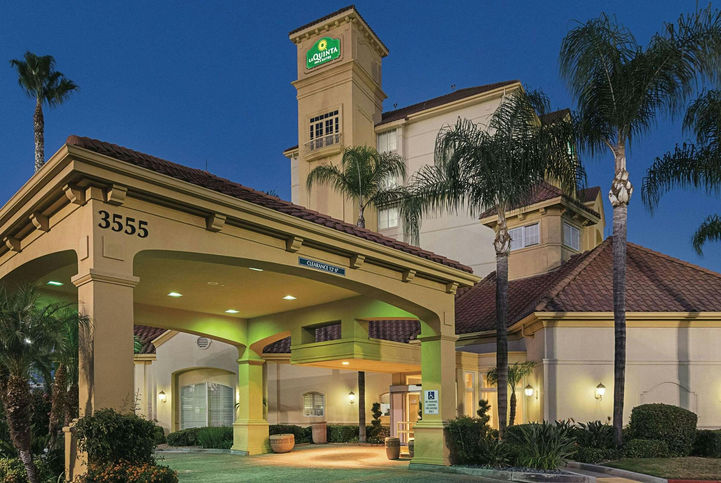 La Quinta Inn & Suites by Wyndham Ontario Airport