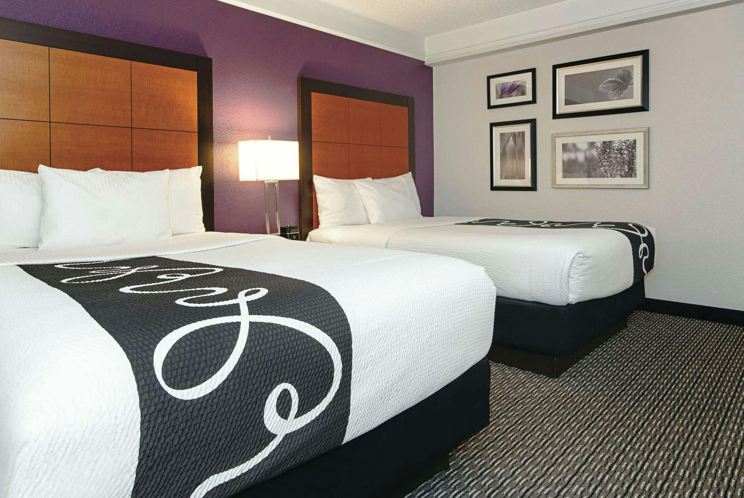 Hotel La Quinta Inn & Suites by Wyndham Ontario Airport photo 2