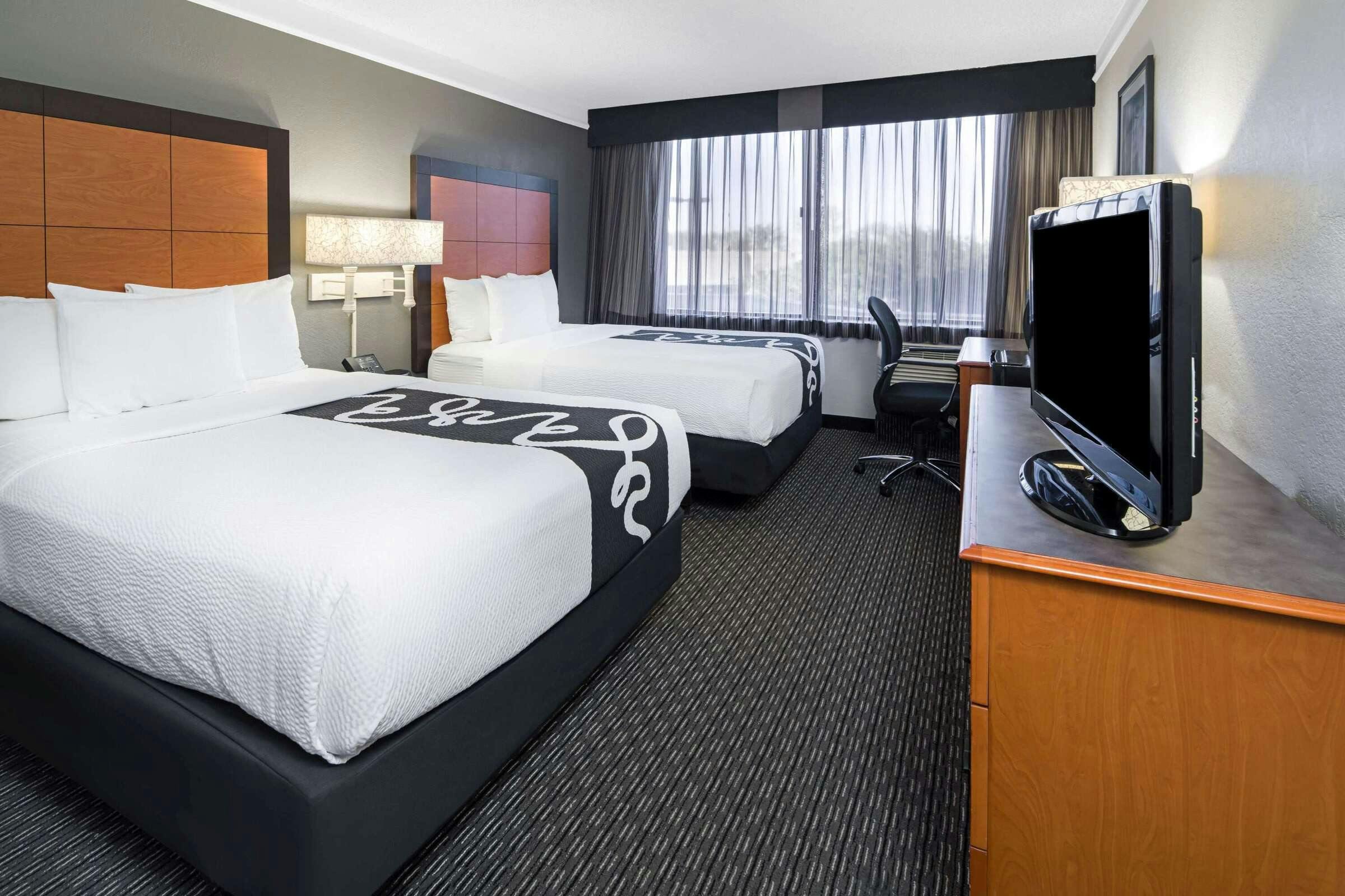 Hotel La Quinta Inn & Suites by Wyndham Buena Park photo 1