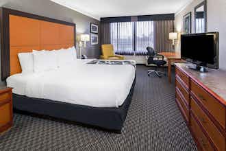 Hotel La Quinta Inn & Suites by Wyndham Buena Park photo 3