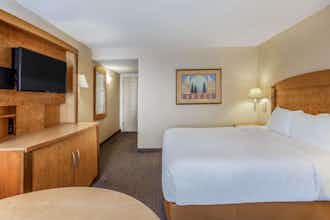 Hotel La Quinta Inn Ste ISP AP photo 3