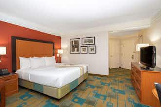 Hotel La Quinta Inn Ste SW Lakewood photo 2