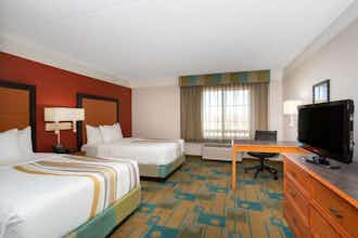 Hotel La Quinta Inn Ste SW Lakewood photo 3