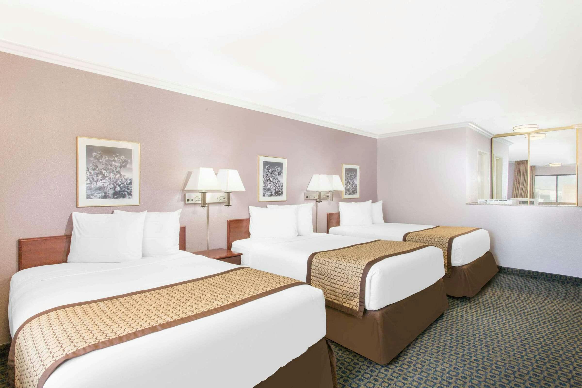 Hotel Days Inn by Wyndham Indio photo 3