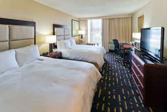 Hotel Wyndham Chicago O Hare photo 2
