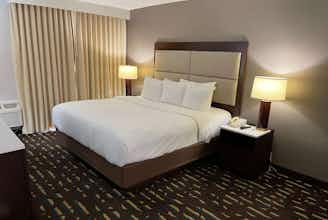 Hotel Wyndham Chicago O Hare photo 5