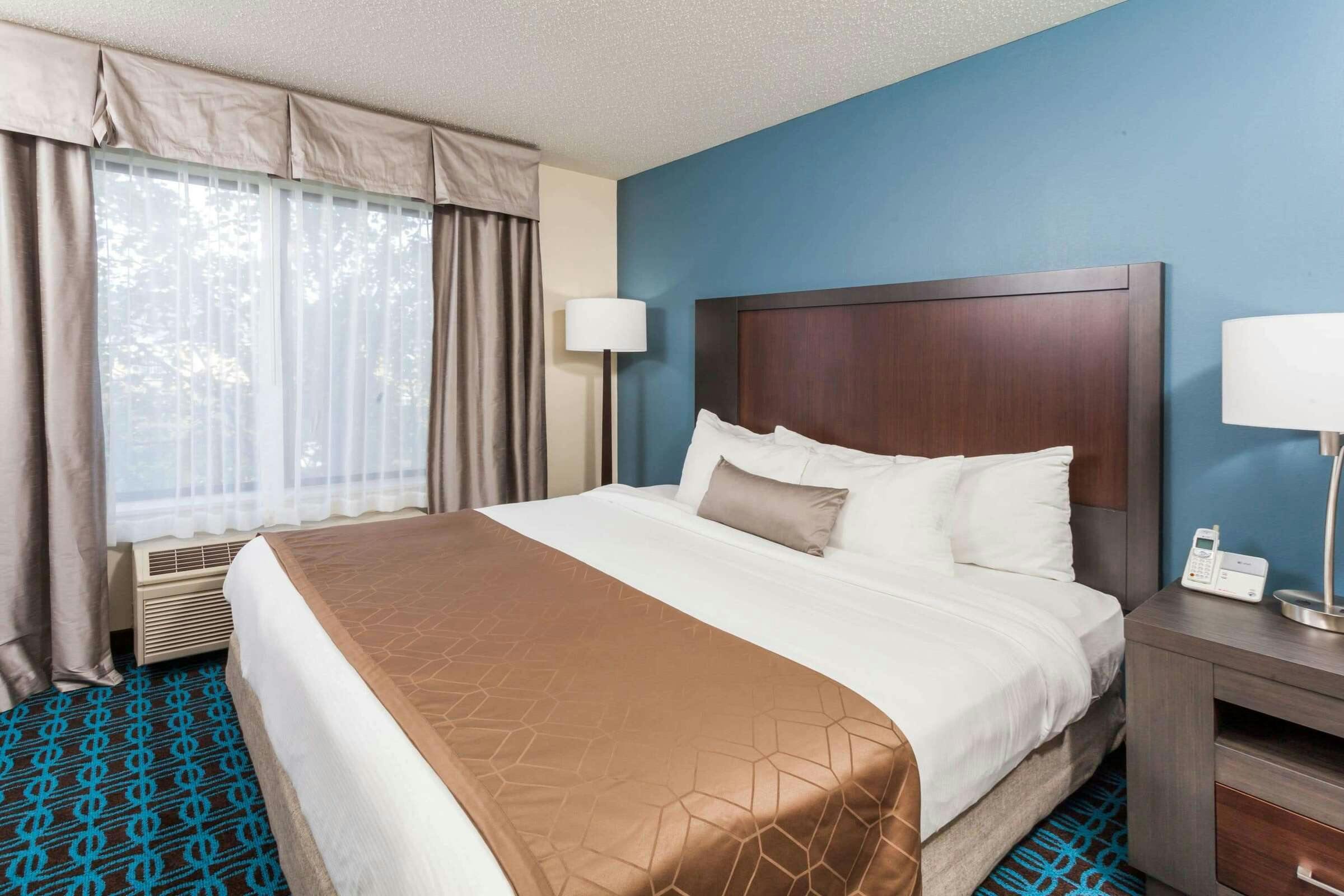 Hotel Wingate by Wyndham Chicago Schaumburg photo 3