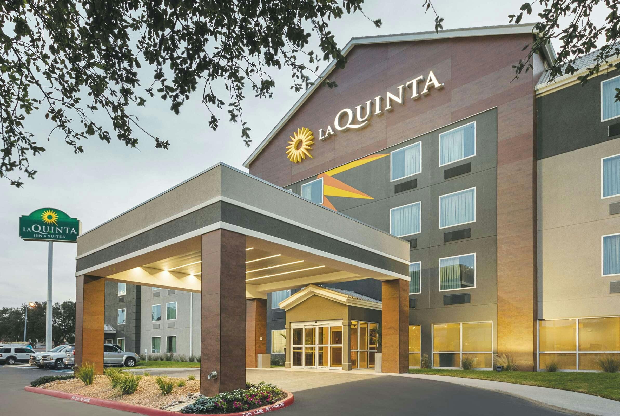 La Quinta Inn & Suites by Wyndham Austin Round Rock