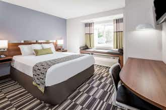 Hotel Microtel Victor Rochester photo 1