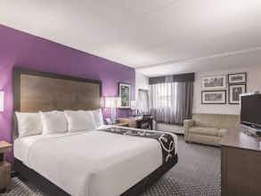 Hotel La Quinta Inn & Suites by Wyndham Salem NH photo 1