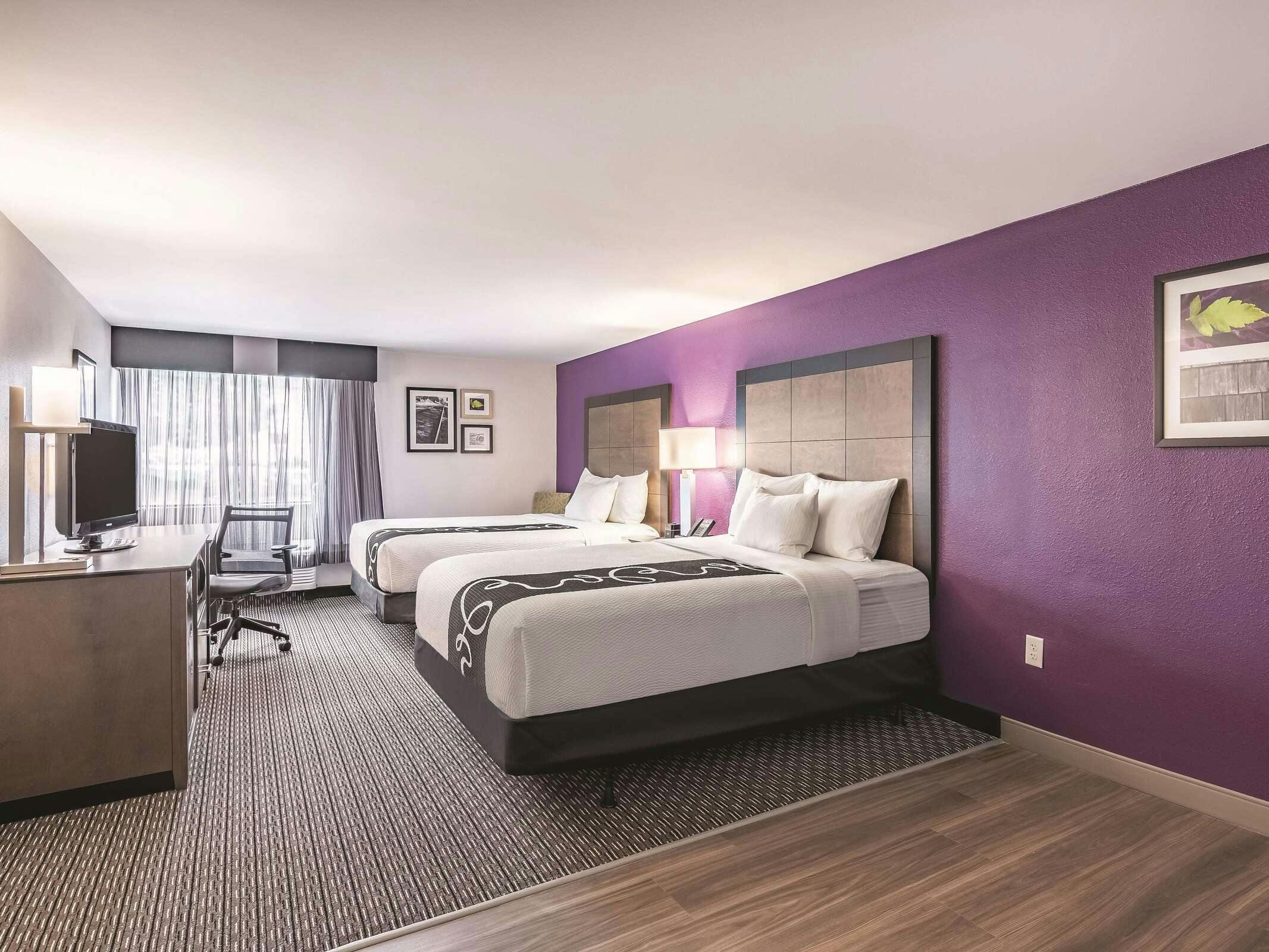 Hotel La Quinta Inn & Suites by Wyndham Salem NH photo 2