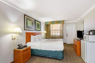 Hotel La Quinta Inn West photo 1