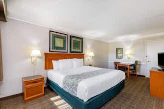 Hotel La Quinta Inn West photo 5