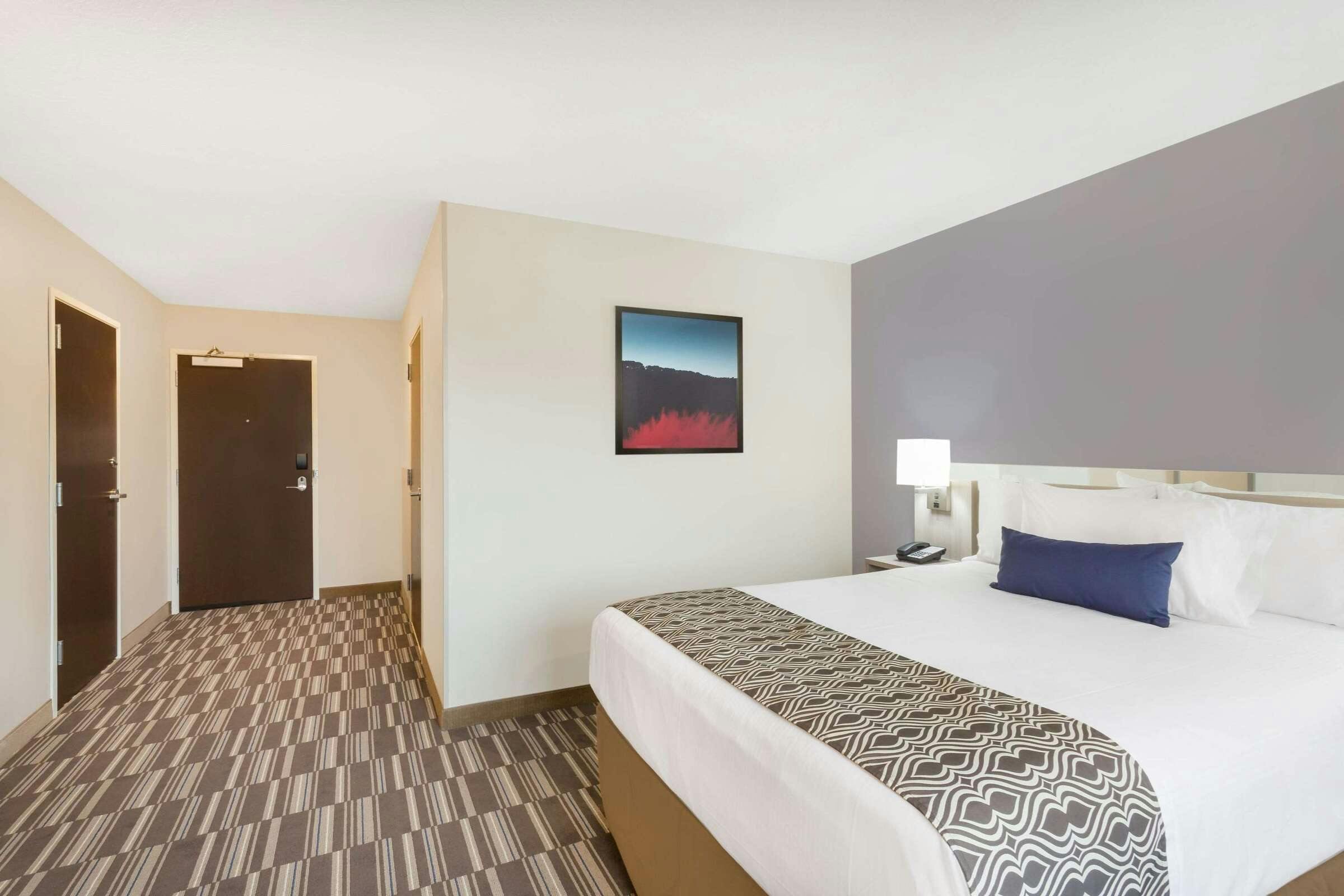 Hotel Microtel Inn & Suites by Wyndham Springville/Provo photo 2