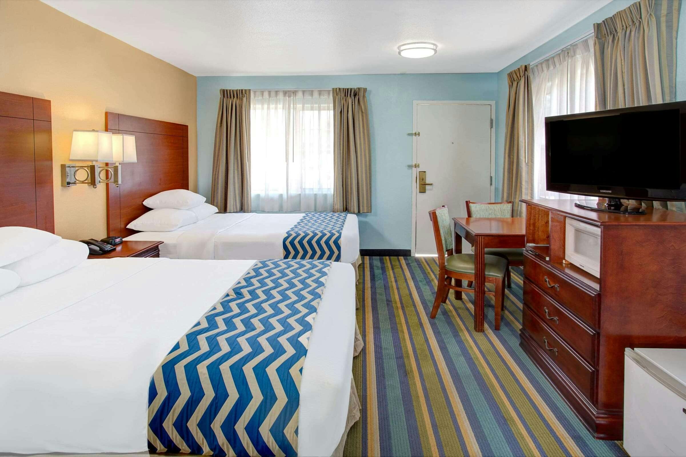 Hotel Travelodge by Wyndham Bishop photo 2