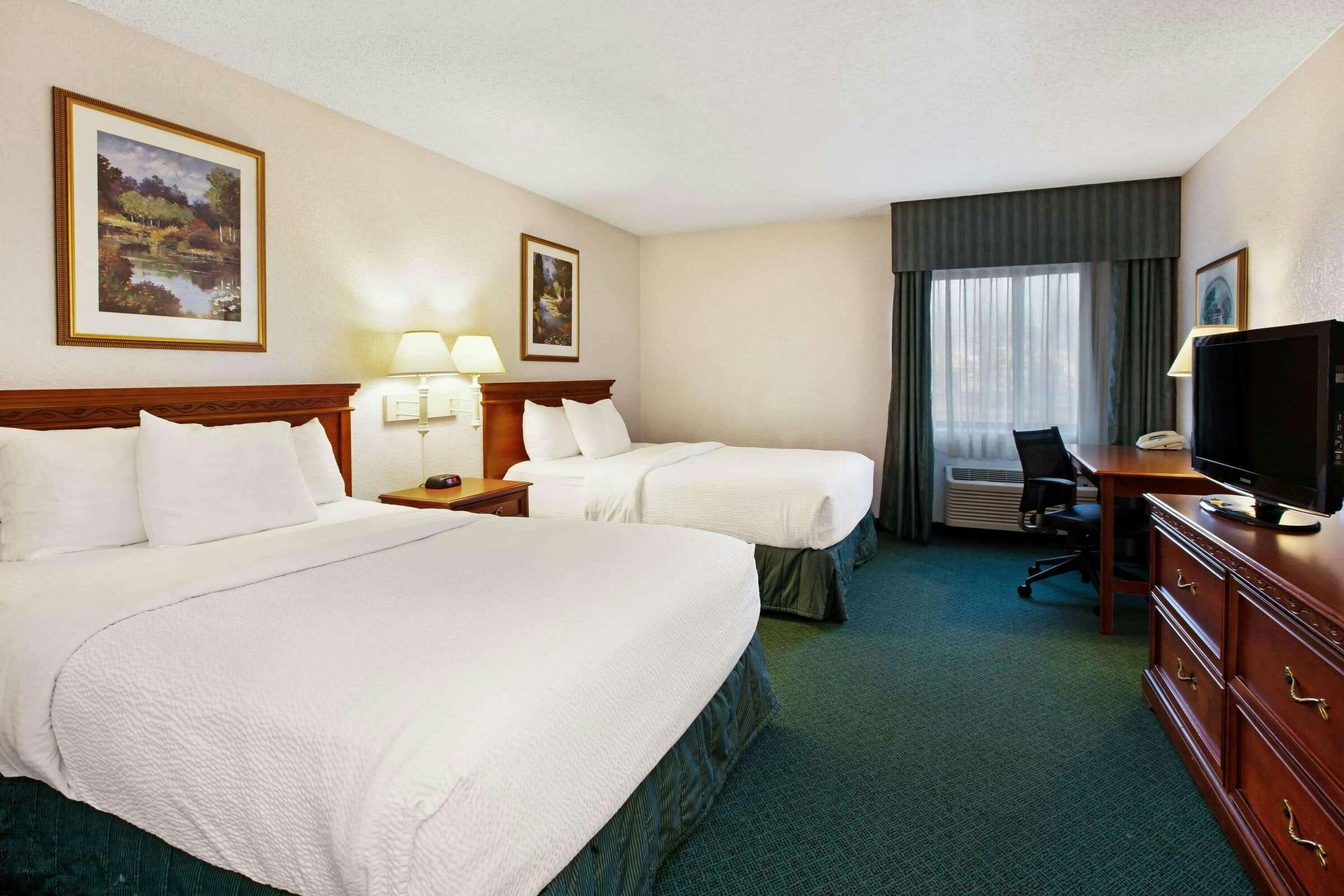 Hotel La Quinta Inn Detroit Canton photo 3