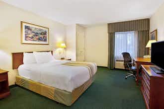 Hotel La Quinta Inn Detroit Canton photo 1