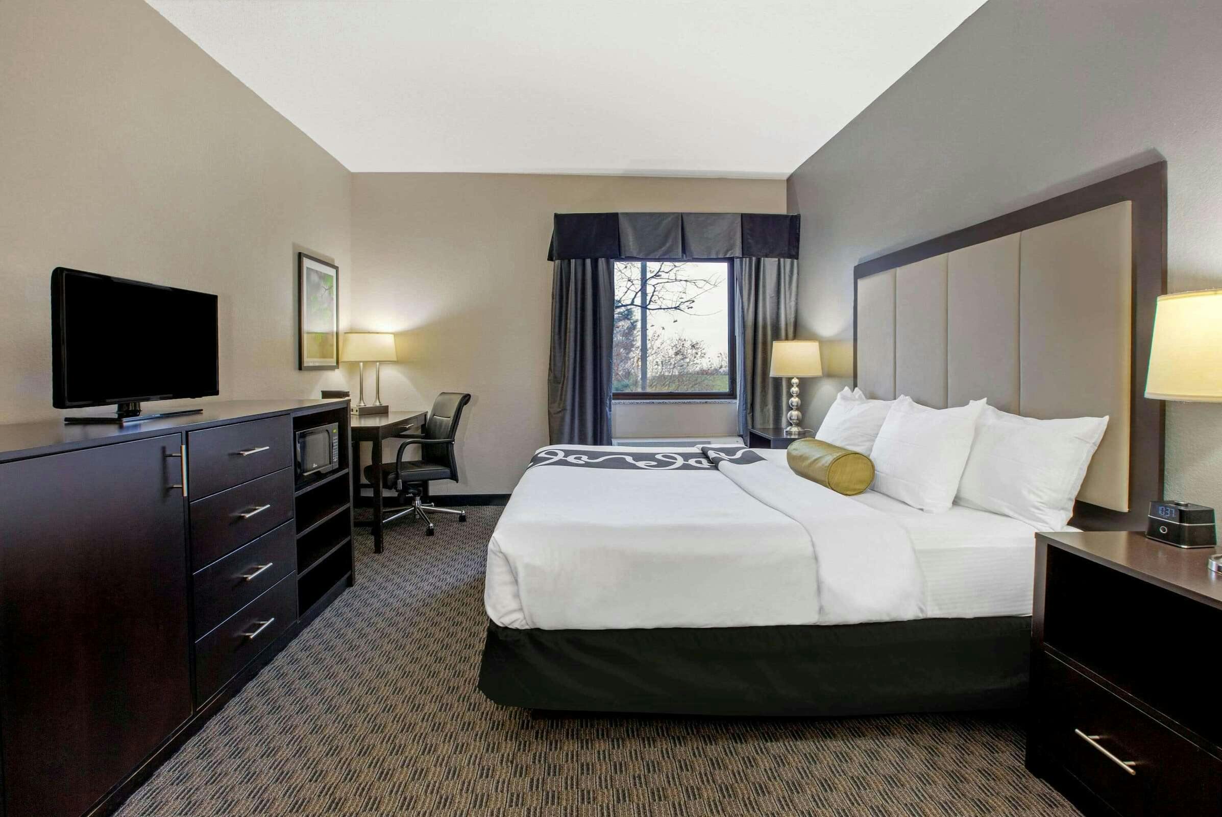 Hotel La Quinta Inn & Suites by Wyndham Detroit Metro Airport photo 2