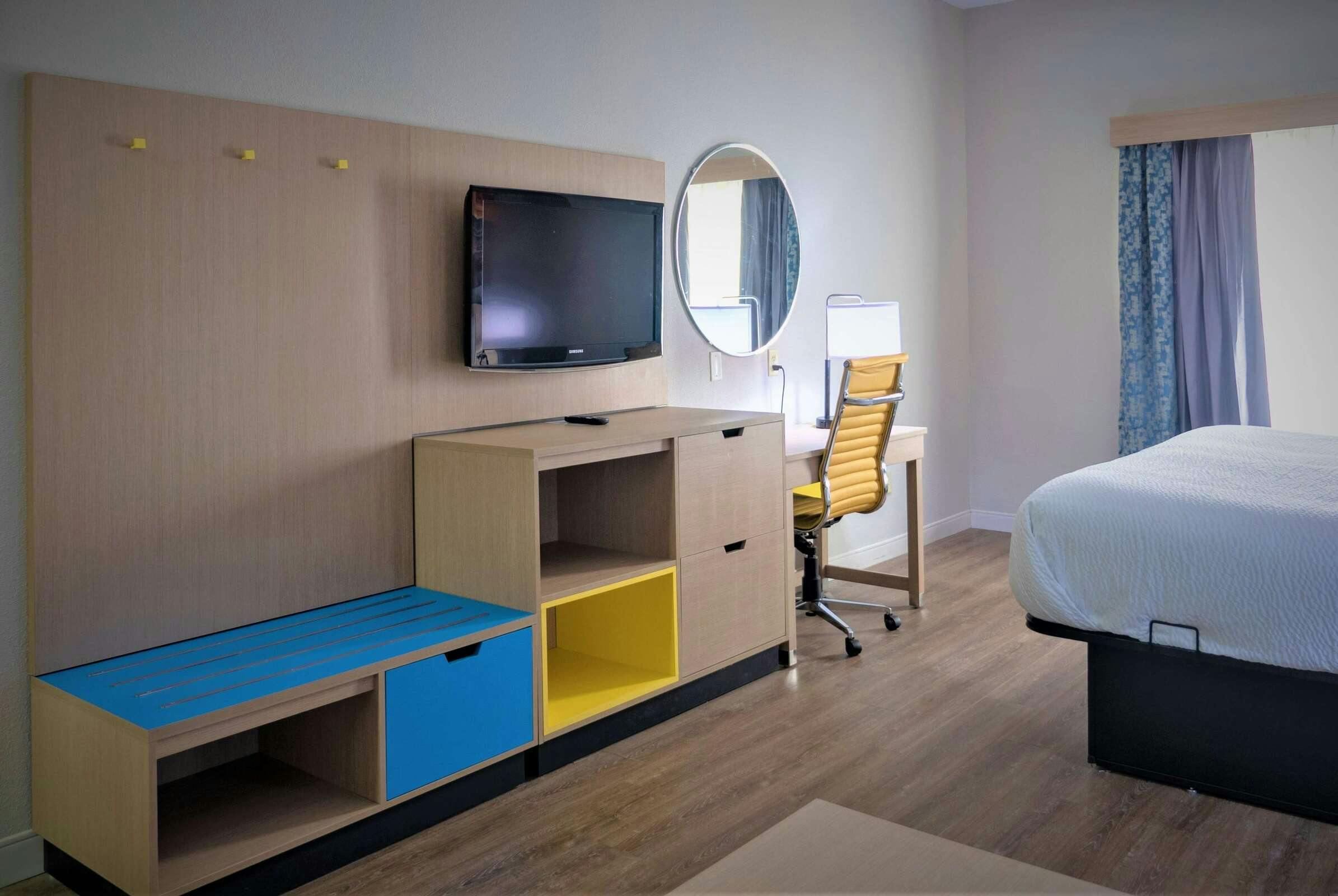 Hotel Days Inn & Suites by Wyndham Savannah North I-95 photo 5