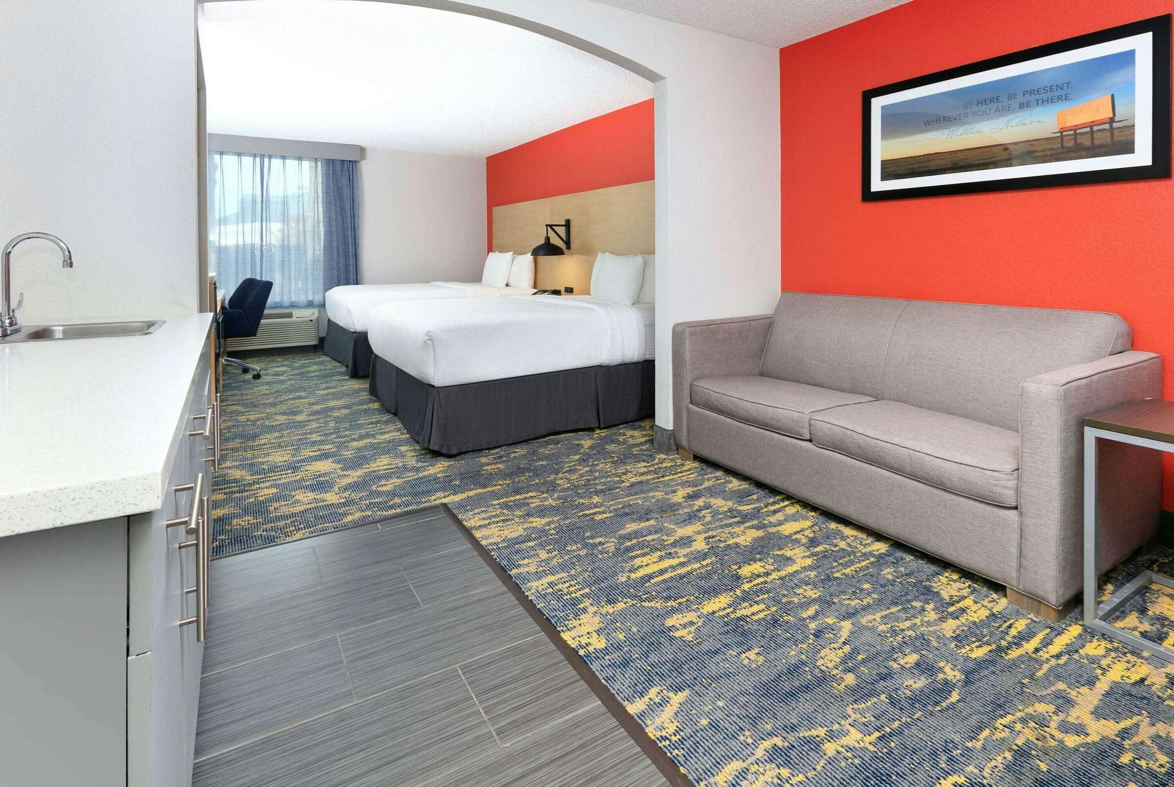 Hotel La Quinta Inn & Suites by Wyndham Dallas - Las Colinas photo 2