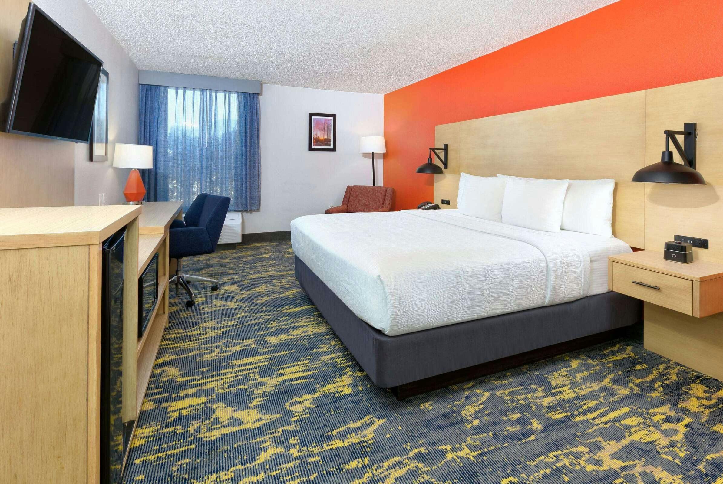 Hotel La Quinta Inn & Suites by Wyndham Dallas - Las Colinas photo 1