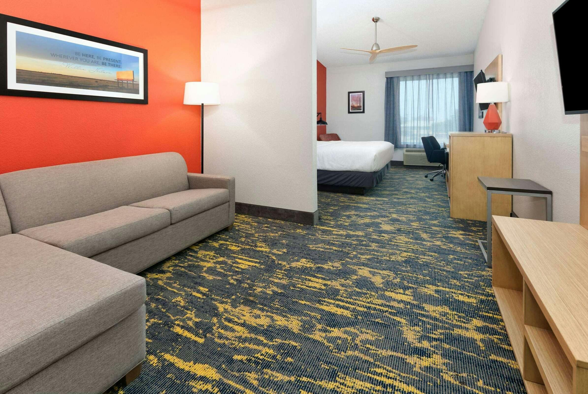 Hotel La Quinta Inn & Suites by Wyndham Dallas - Las Colinas photo 4