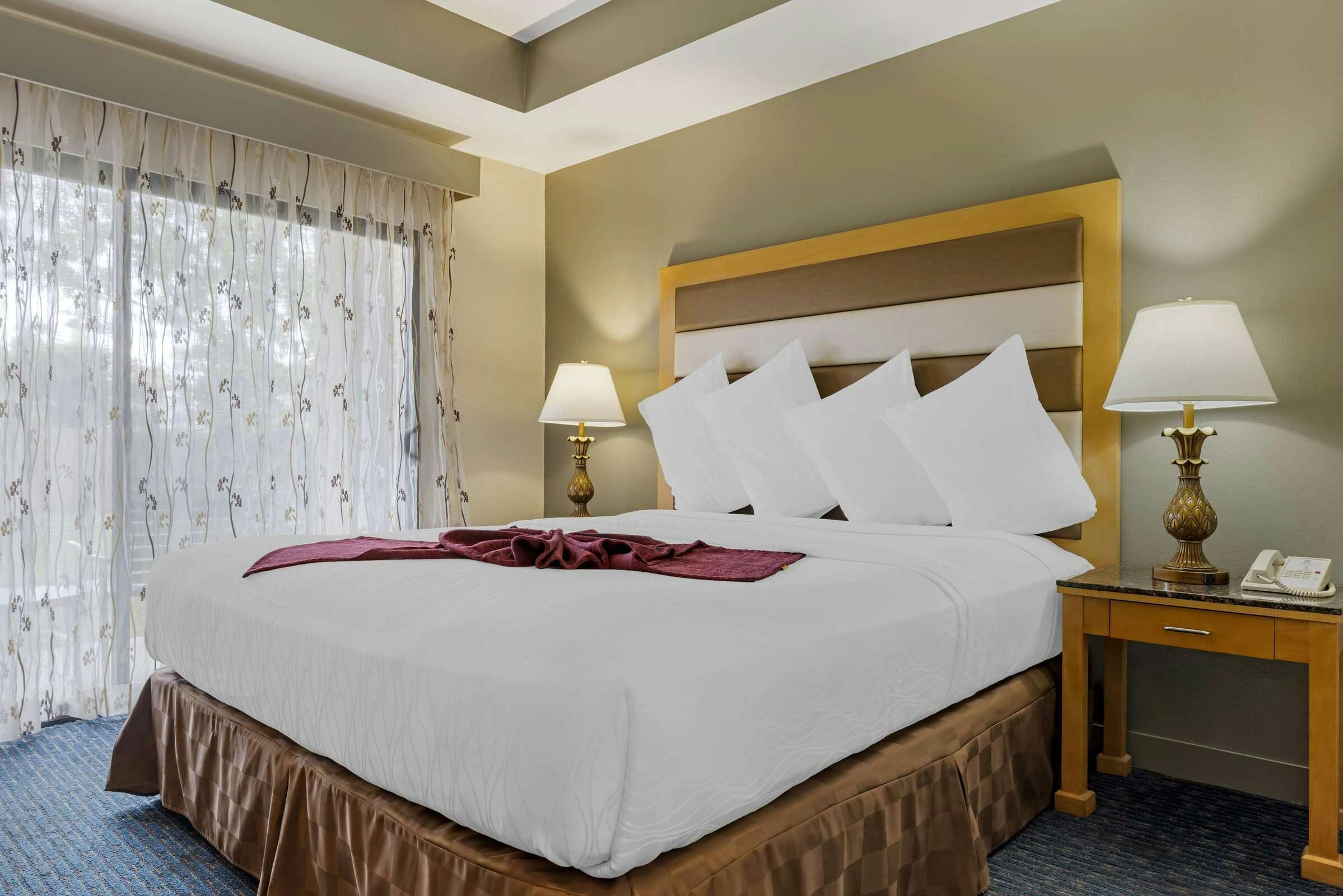 Hotel Best Western Plus Palm Desert Resort photo 1