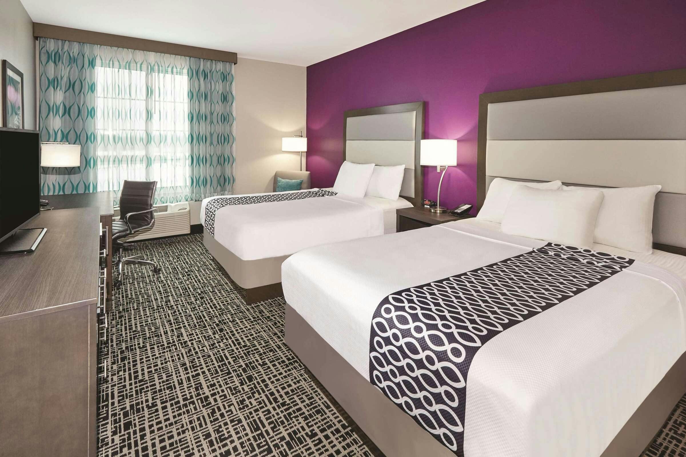 Hotel La Quinta Inn & Suites by Wyndham Springfield IL photo 2