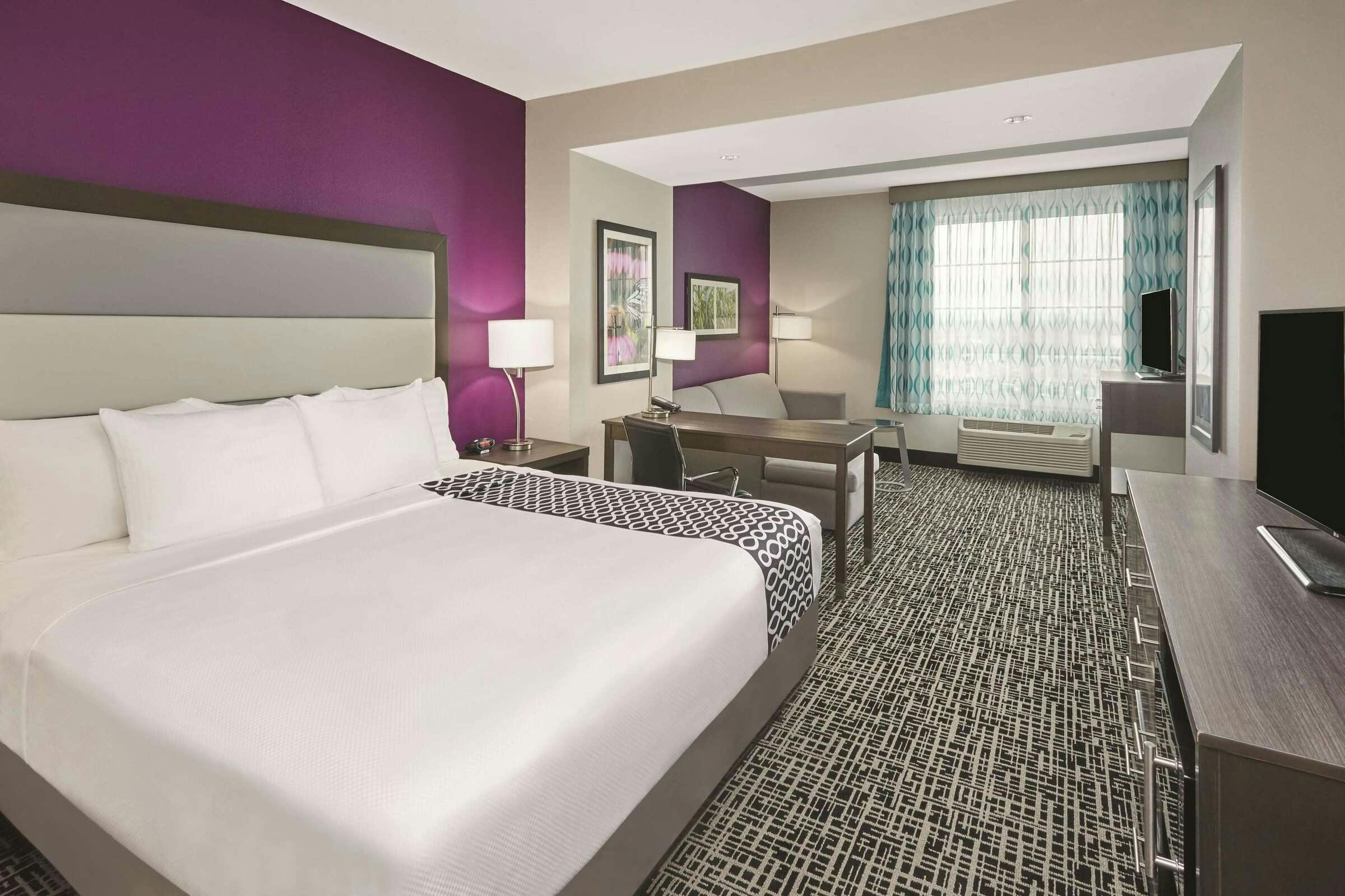 Hotel La Quinta Inn & Suites by Wyndham Springfield IL photo 3