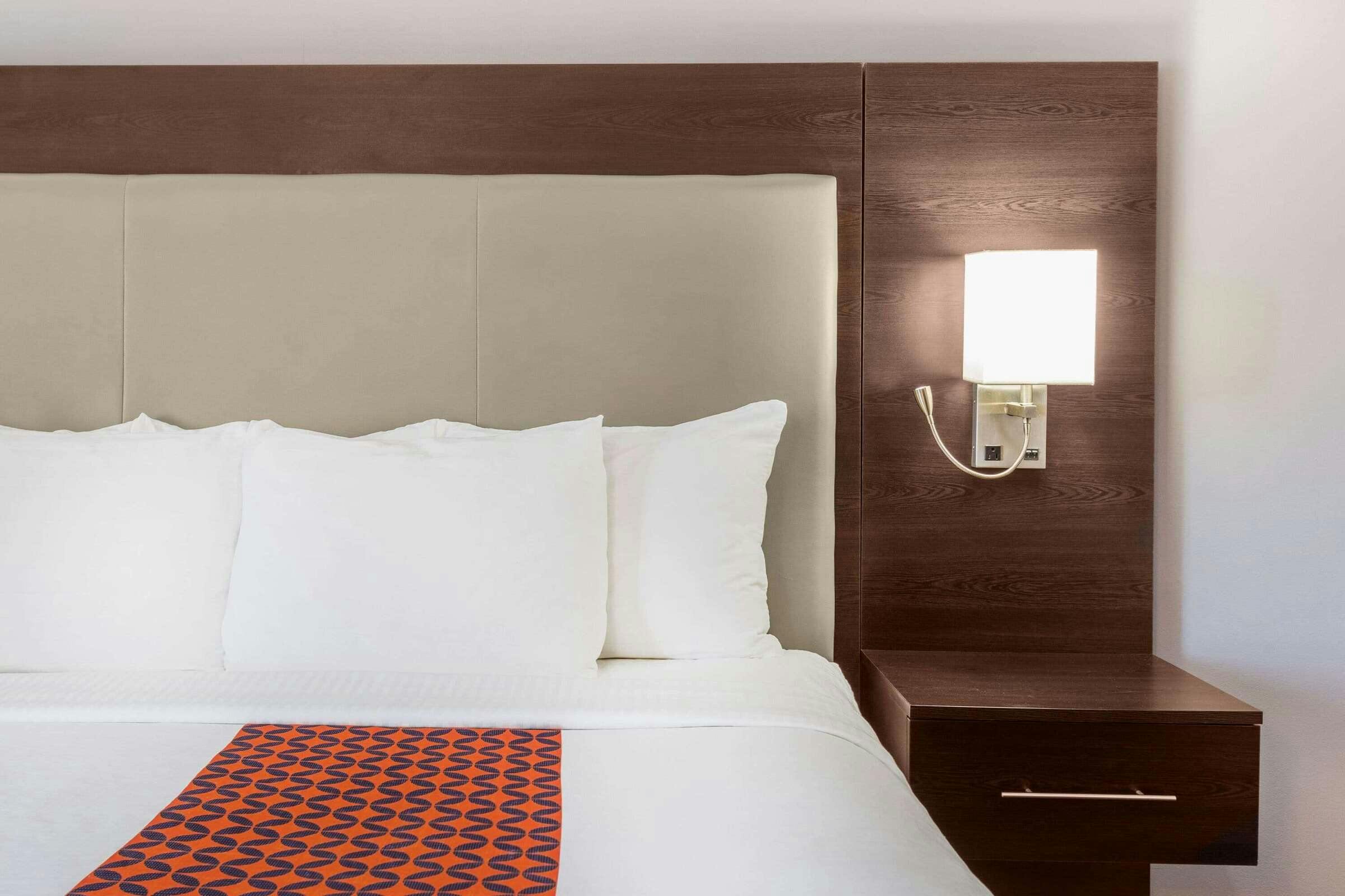 Hotel La Quinta Inn & Suites by Wyndham Rockford photo 1