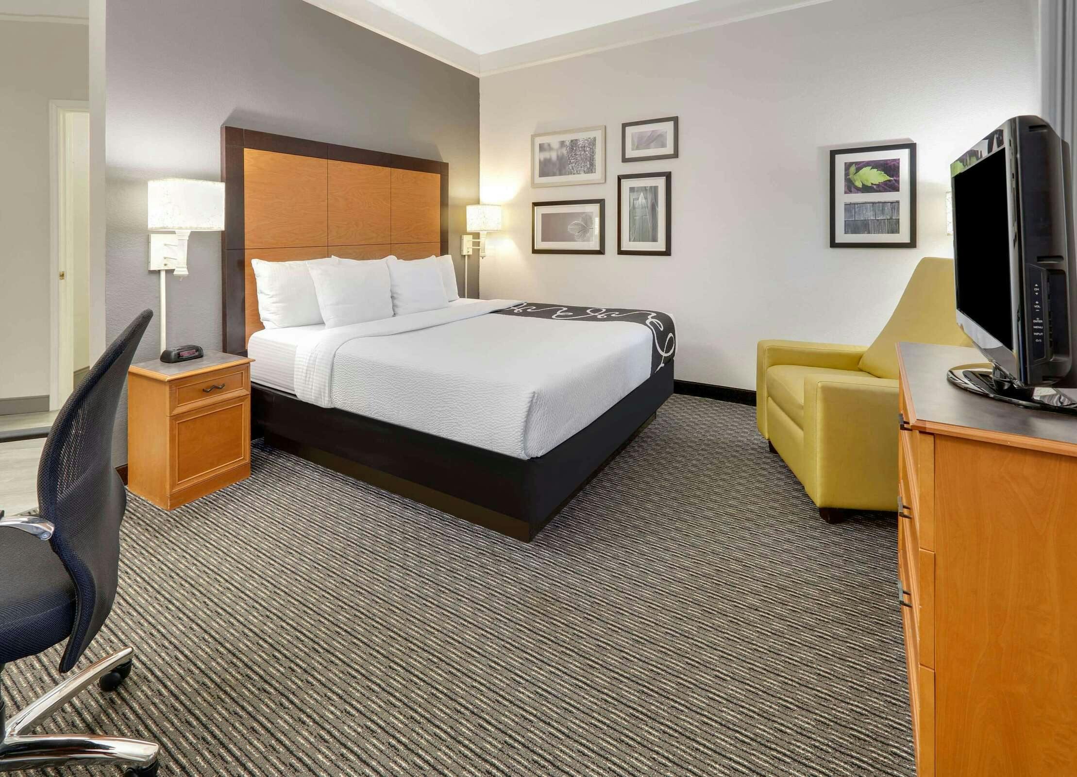 Hotel La Quinta Inn & Suites by Wyndham Dallas - Addison Galleria photo 1