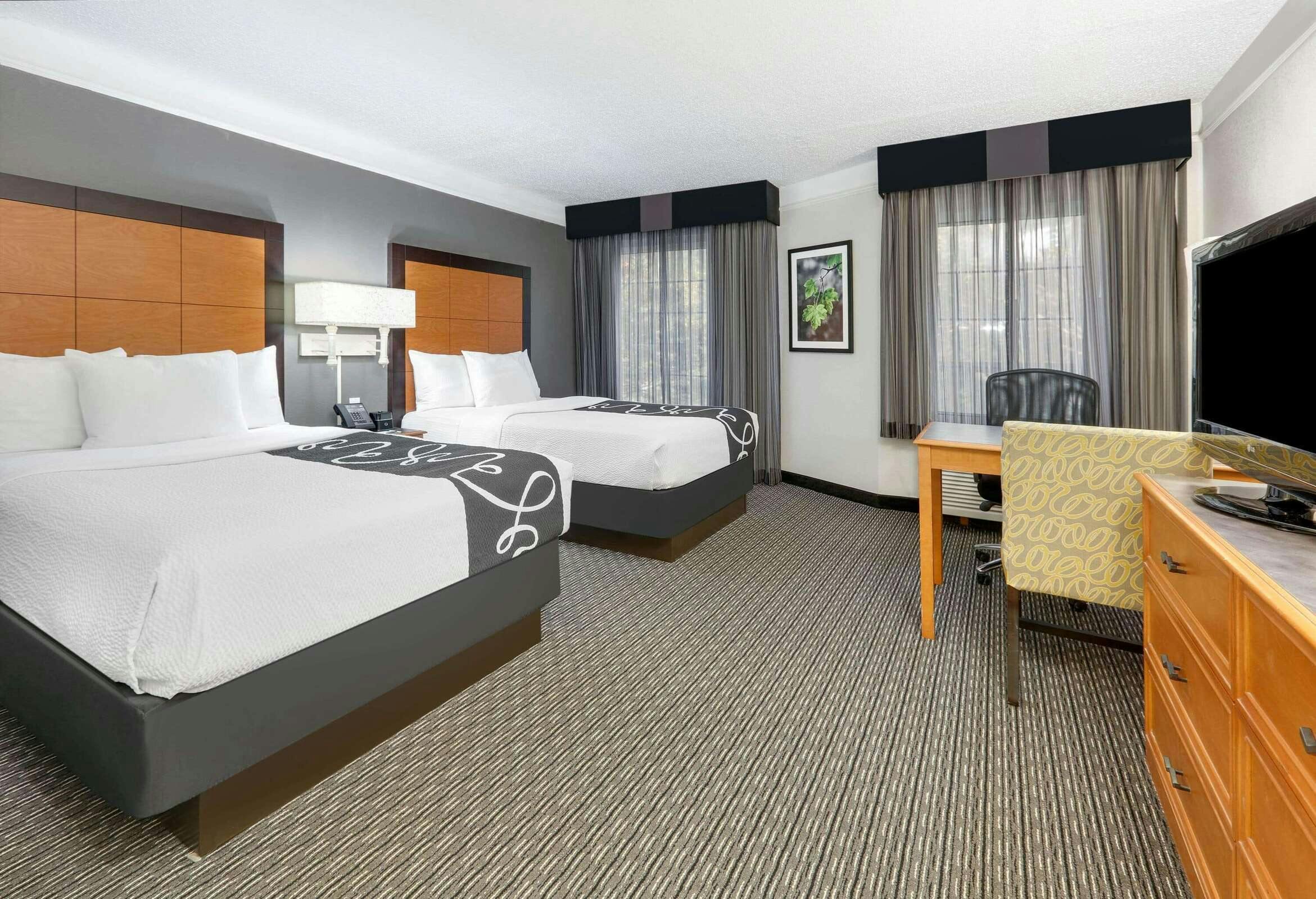 Hotel La Quinta Inn & Suites by Wyndham Dallas - Addison Galleria photo 3