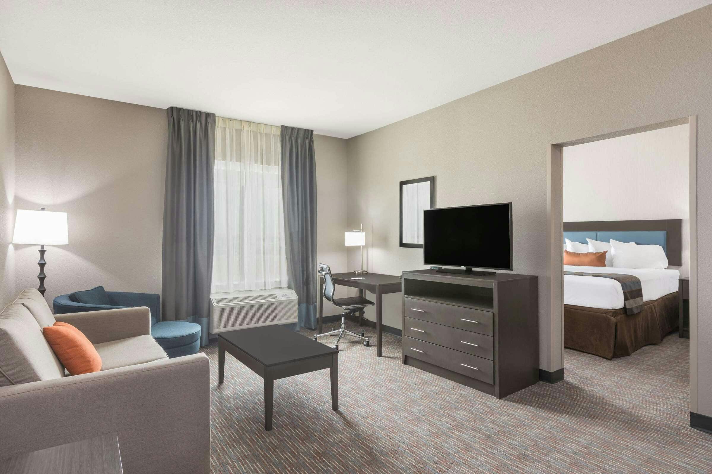 Hotel Wingate by Wyndham Lubbock near Texas Tech Univ. Medical Ctr photo 5