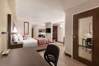 Hotel Ramada Suites Orlando Airport photo 4