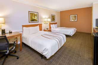 Hotel La Quinta Inn by Wyndham San Antonio Market Square photo 1