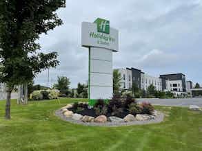 Hotel Holiday Inn & Suites Syracuse Airport Liverpool photo 1