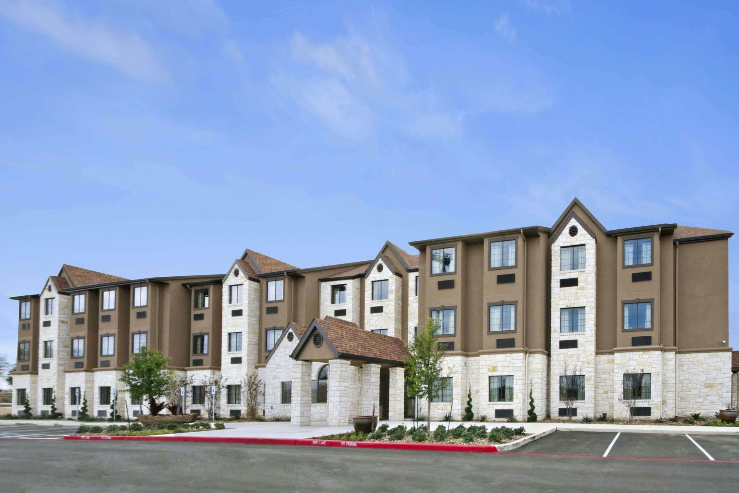 Microtel Inn & Suites by Wyndham Round Rock