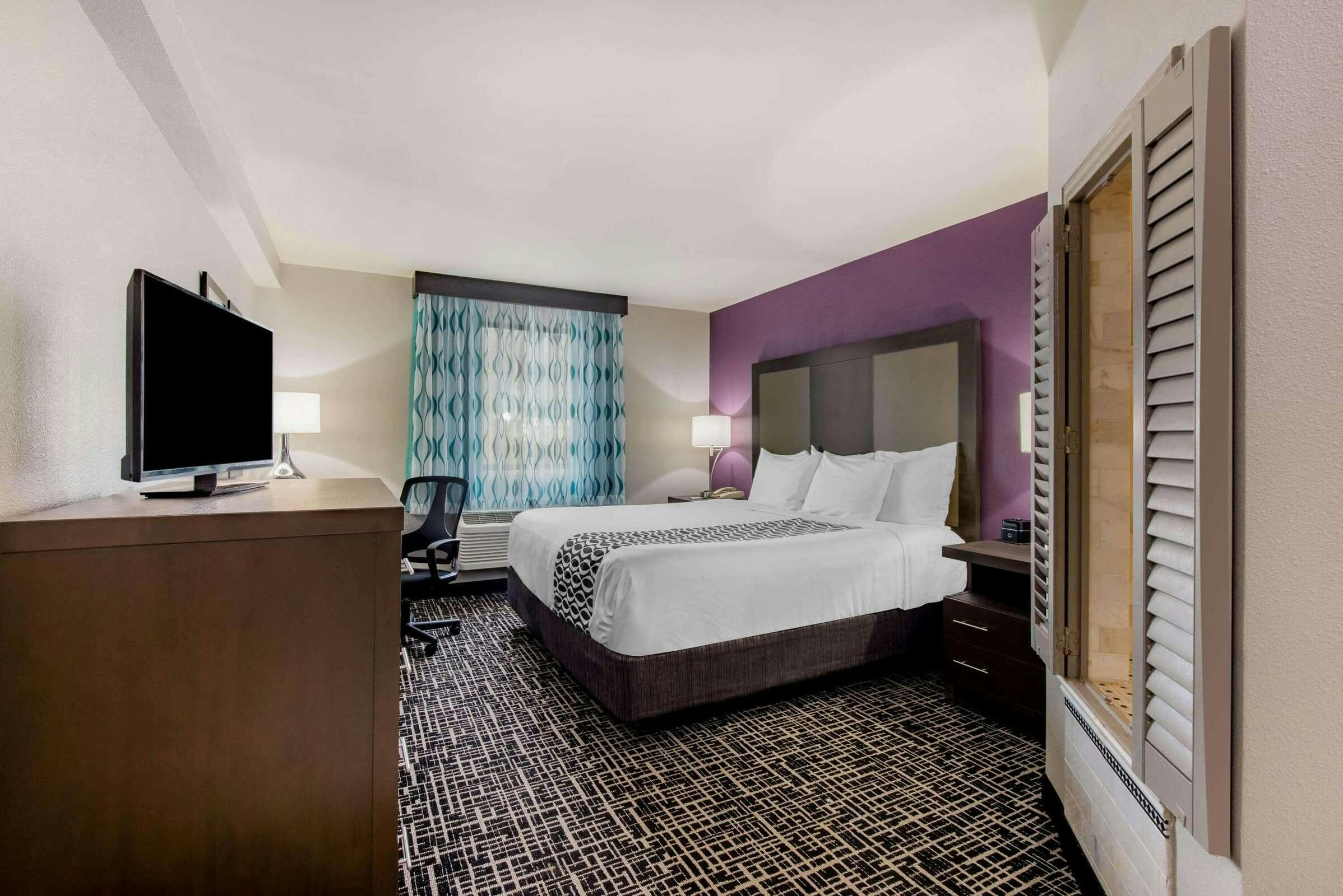 Hotel La Quinta Inn by Wyndham West Long Branch/NJ Shore Area photo 3