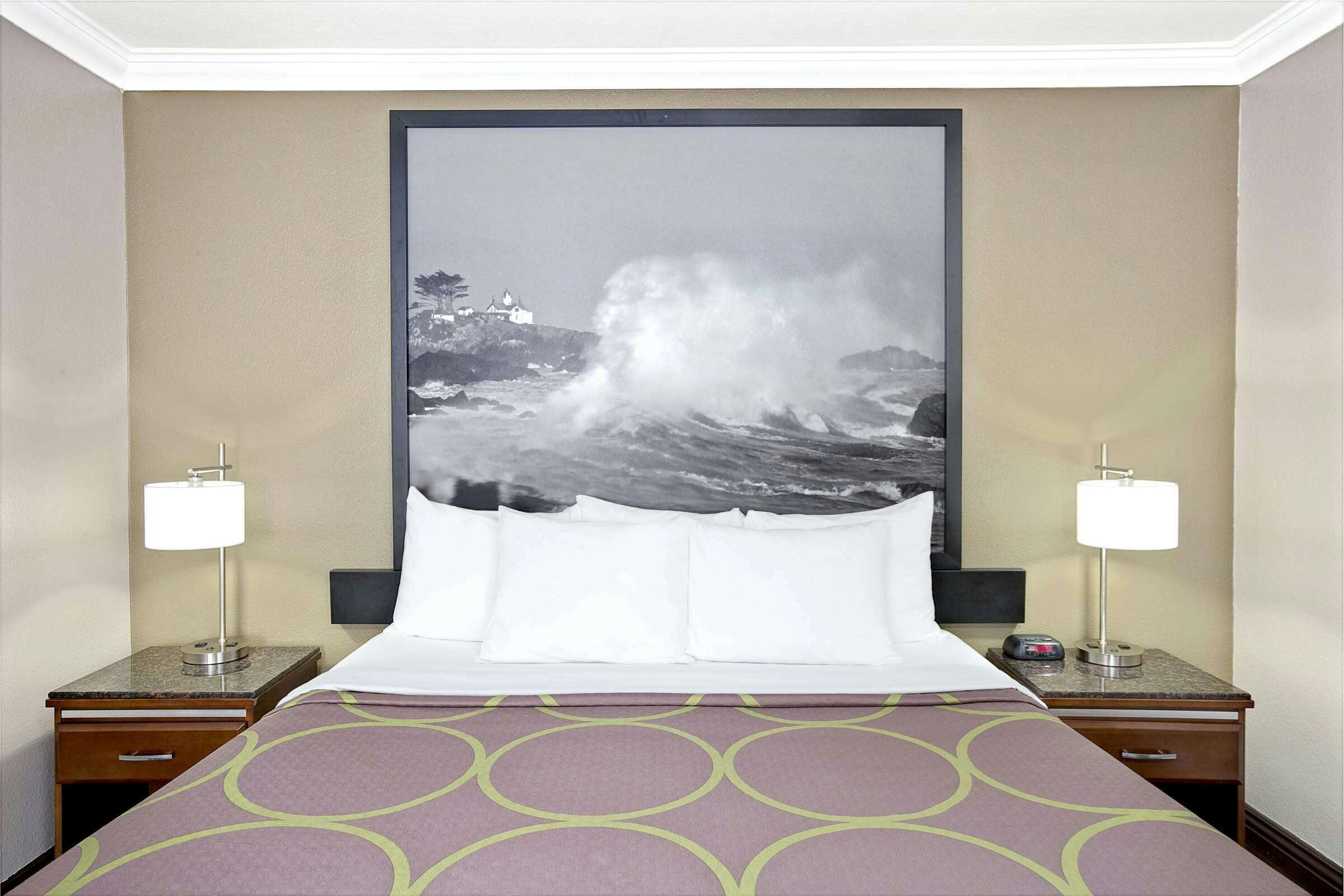 Hotel Super 8 by Wyndham Culver photo 1