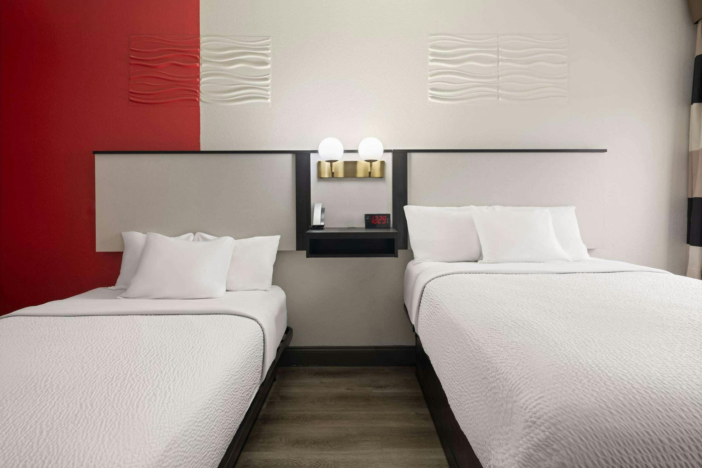 Hotel Ramada Locust Grove photo 5