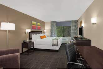 Hotel Wingate by Wyndham Columbia photo 1