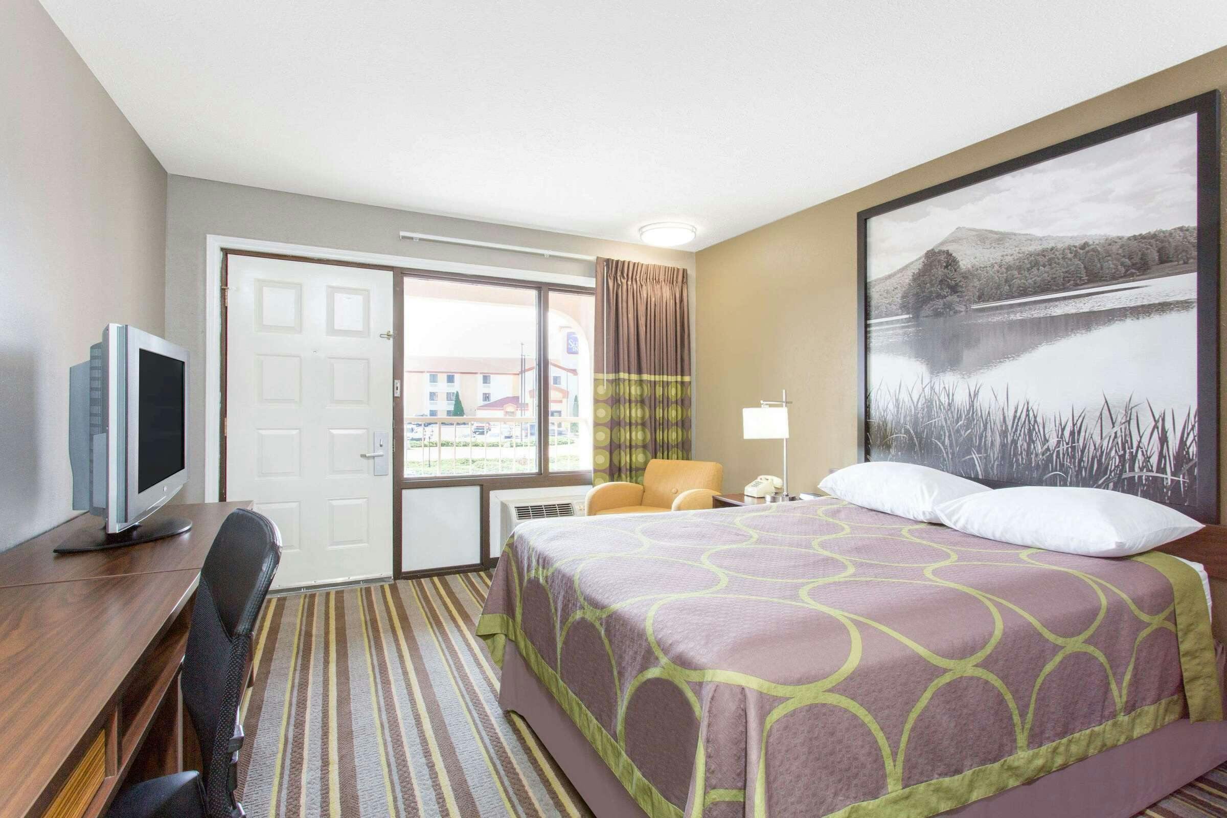 Hotel Super 8 by Wyndham Wytheville photo 5