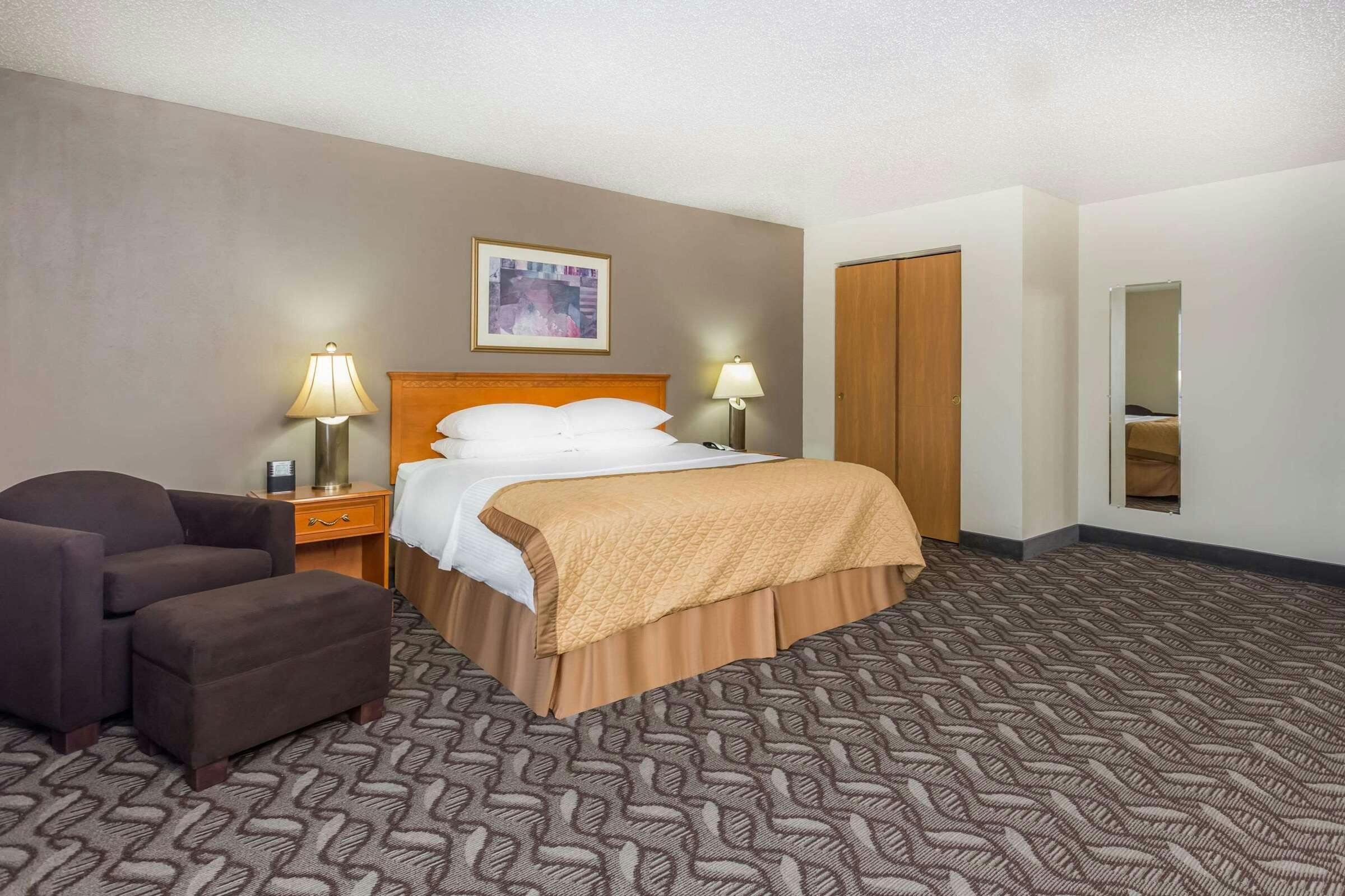 Hotel Wyndham Garden Fitchburg photo 3