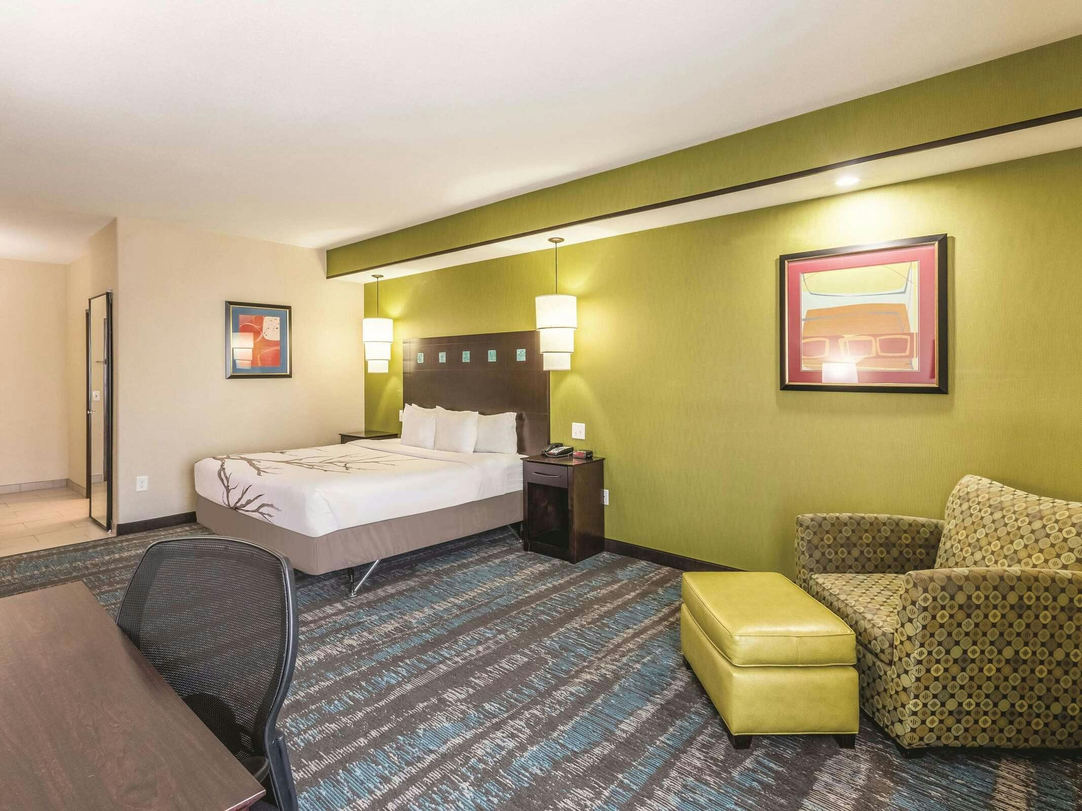 Hotel La Quinta Inn & Suites by Wyndham Dallas Grand Prairie South photo 2